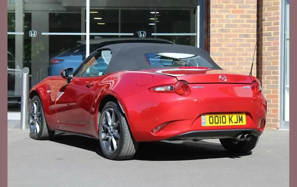 Używany Mazda MX5 Inclusive 158 KM (116 kW) 2018 Czerwony Kabriolet