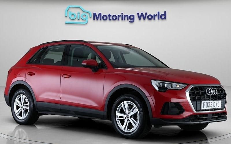 Begagnad Audi Q3 150 HK (110 kW) 2023 Röd SUV