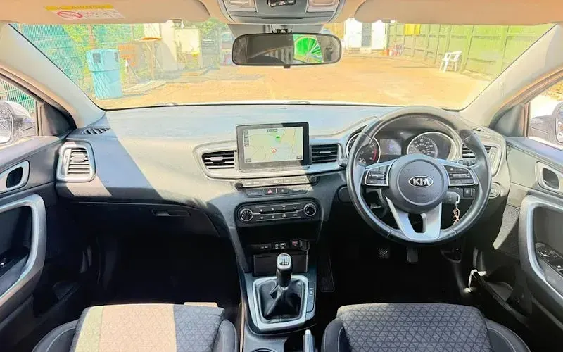 Used Kia Ceed 120 HP (88 kW) 2020 White Hatchback