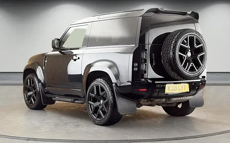 Used Land Rover Defender SE Dynamic 249 HP (183 kW) 2025 SUV