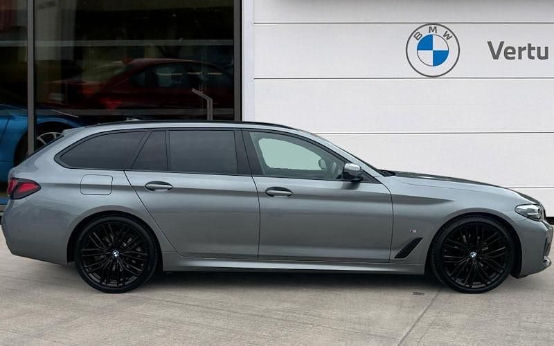 Używany BMW 520 M Sport 190 KM (139 kW) 2023 Szary Kombi