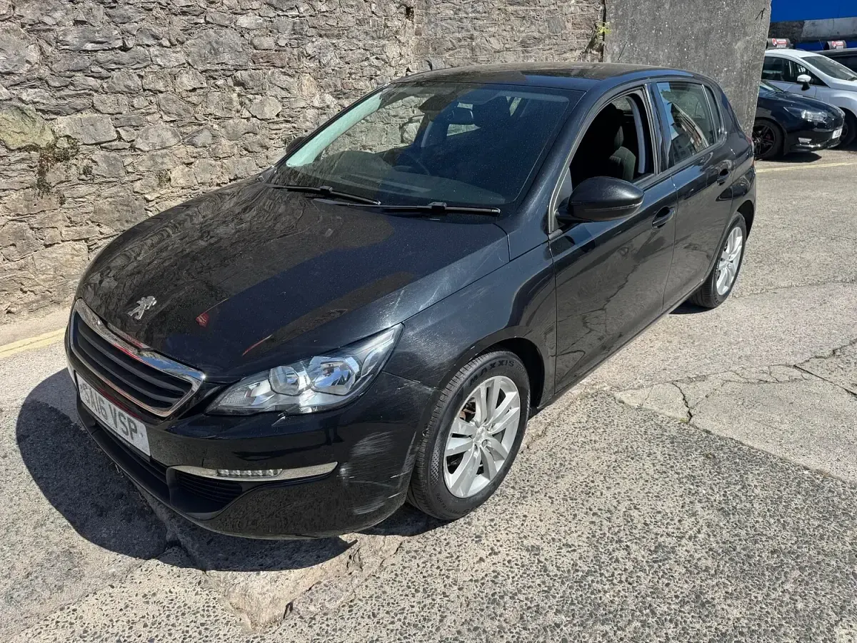 Used Peugeot 308 Active 120 HP (88 kW) 2016 Black Hatchback