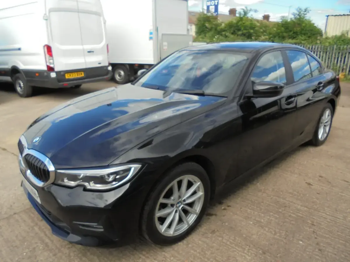 Used BMW 318 Comfort Edition 150 HP (110 kW) 2019 Black Sedan