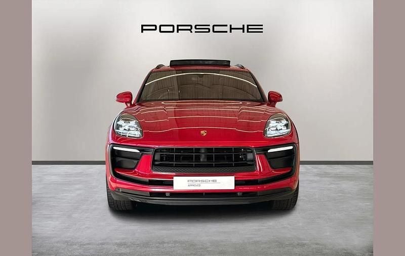 Used Porsche Macan 261 HP (191 kW) 2024 Red SUV