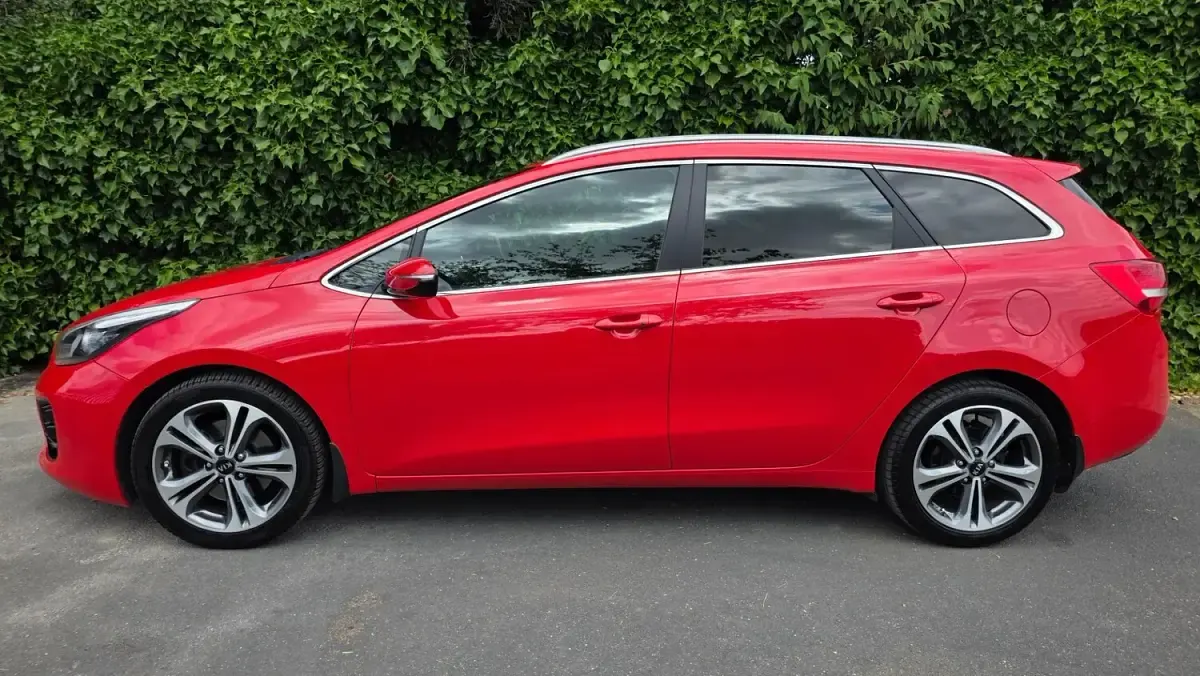 Used Kia Ceed GT-Line 136 HP (100 kW) 2016 Red Hatchback