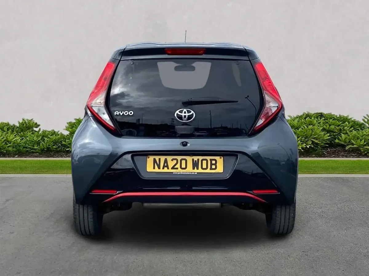 Used Toyota Aygo Trend 72 HP (52 kW) 2020 Grey Hatchback