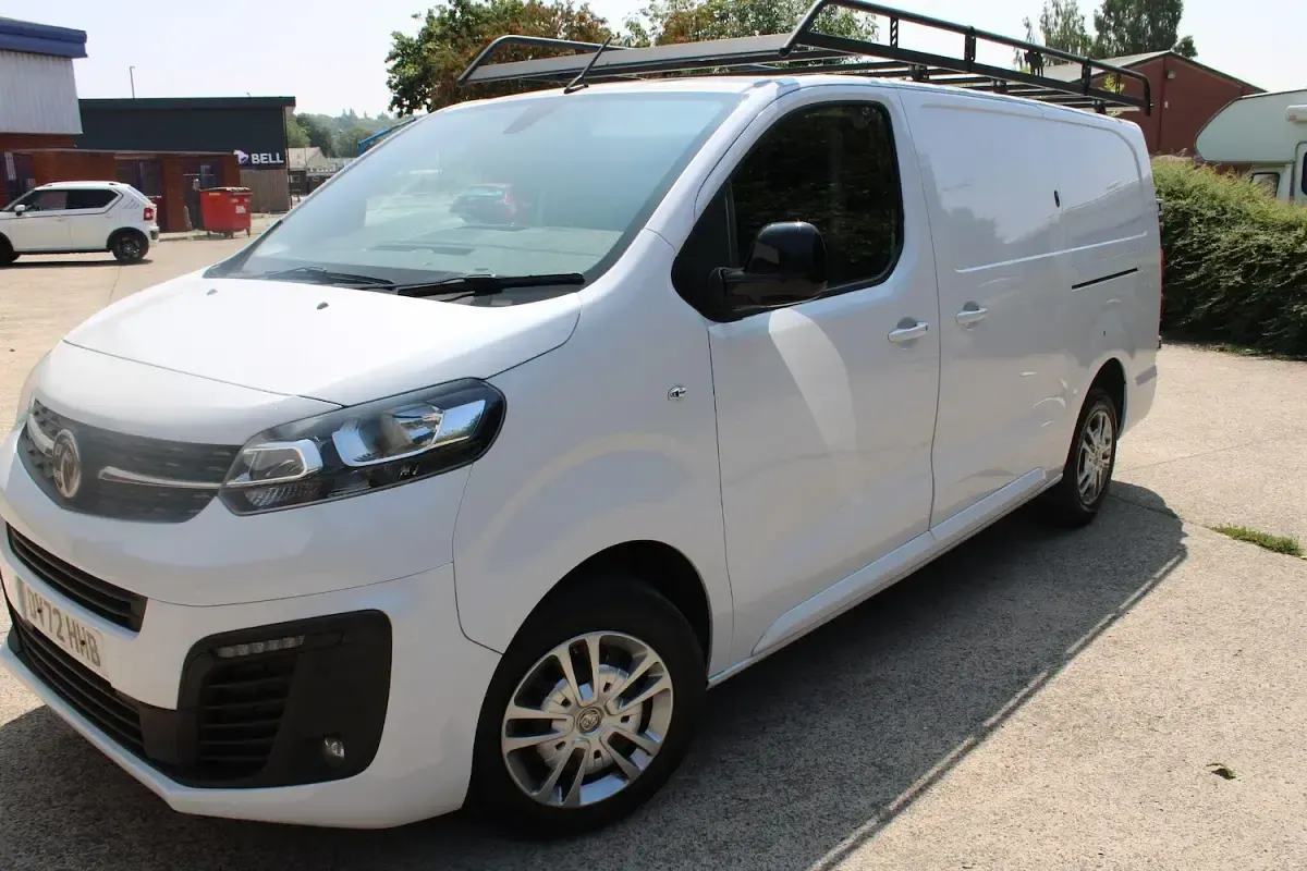Used Vauxhall Vivaro Sportive 100 HP (73 kW) 2022 White MPV