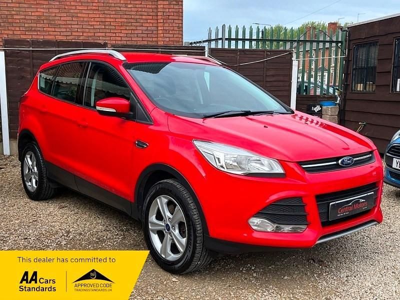 Usado Ford Kuga Zetec 2015 Vermelho