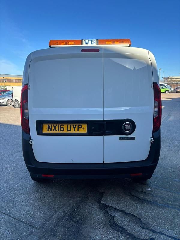 Used Fiat Doblò 90 HP (66 kW) 2016 White MPV