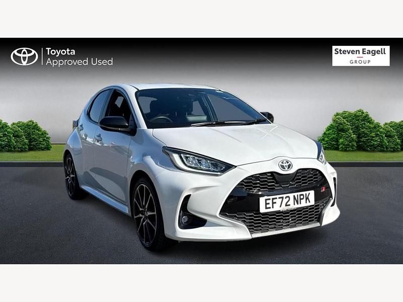 White Used 2022 Toyota Yaris Hybrid Sport Hatchback | £17,985 (Fair price) - Image 1/3
