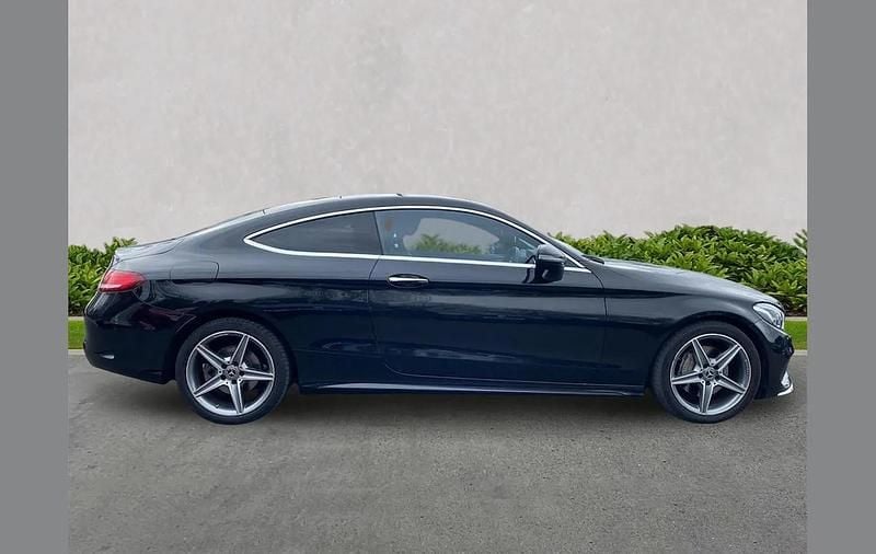 Used Mercedes C220 AMG Line Premium Plus 168 HP (123 kW) 2018 Black Coupe
