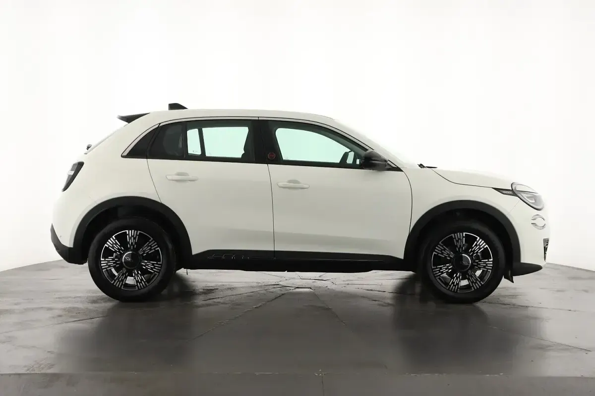 New Fiat 600 Red 114 kW (156 HP) 2026 White SUV