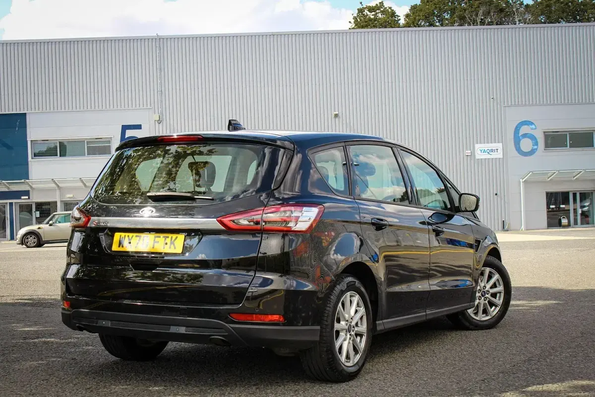 Used Ford S-MAX Zetec 150 HP (110 kW) 2021 Black MPV