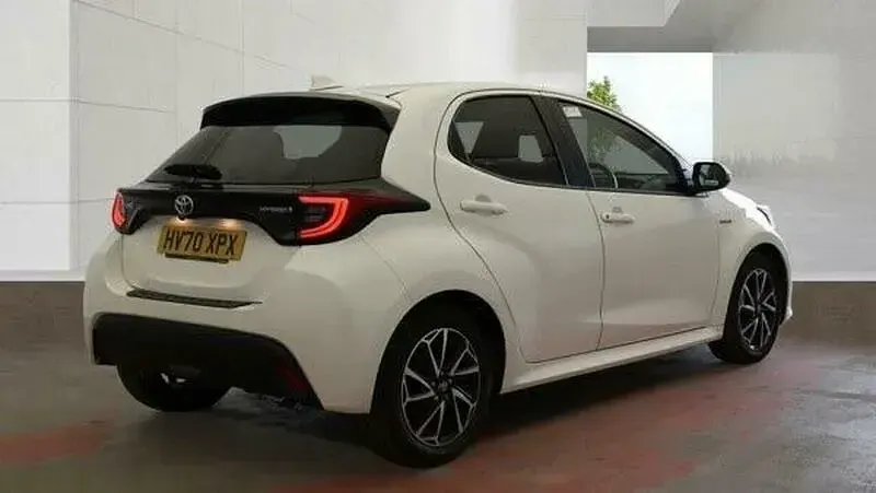 Used Toyota Yaris Design 2020 White