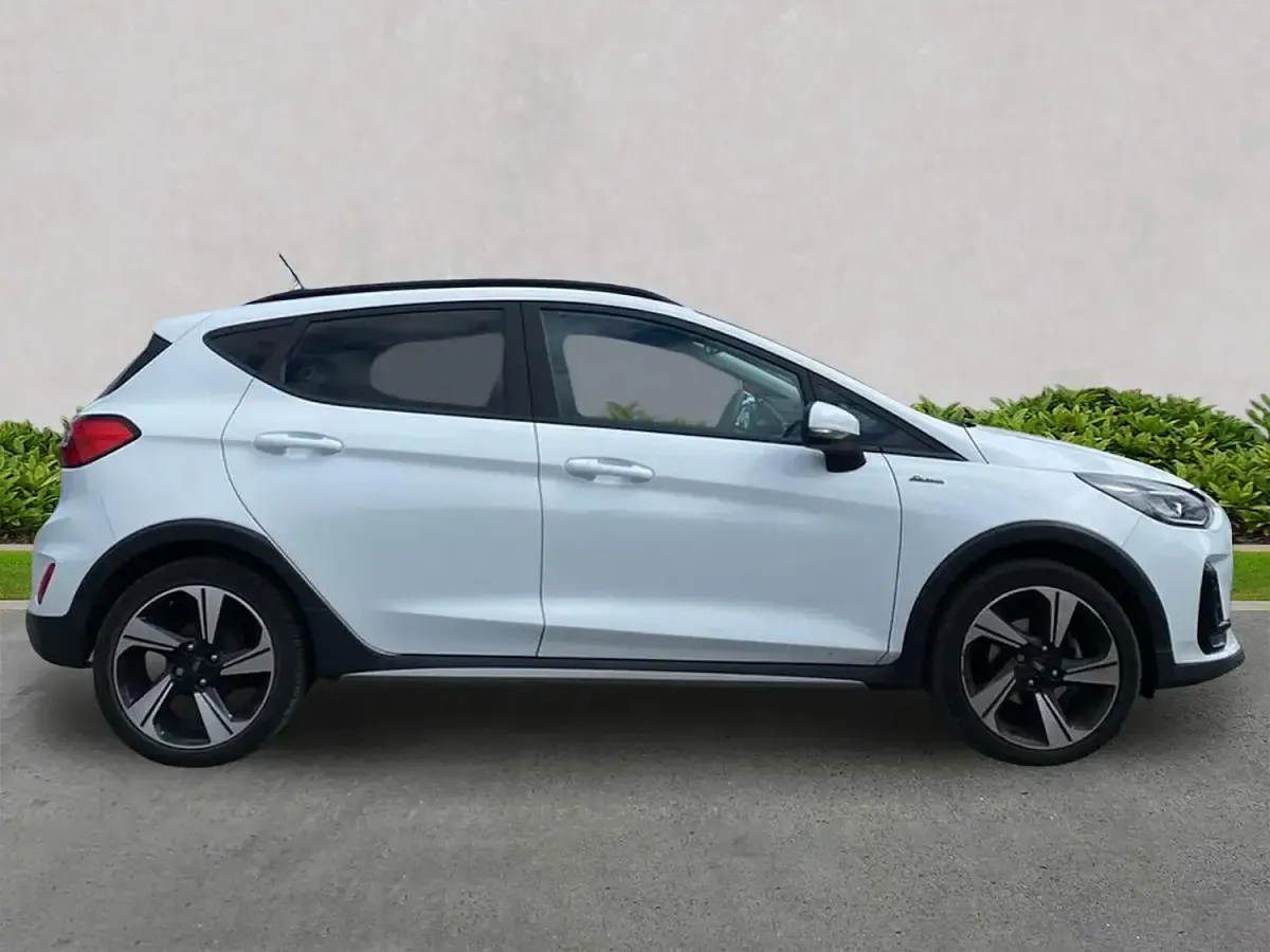Used Ford Fiesta Active 100 HP (73 kW) 2022 White Hatchback