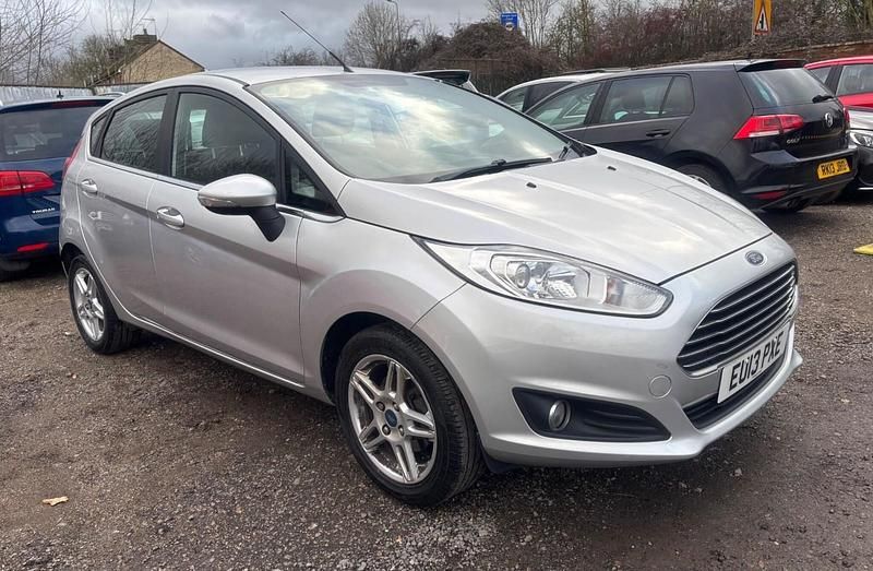Used Ford Fiesta Zetec 82 HP (60 kW) 2013 Silver Hatchback