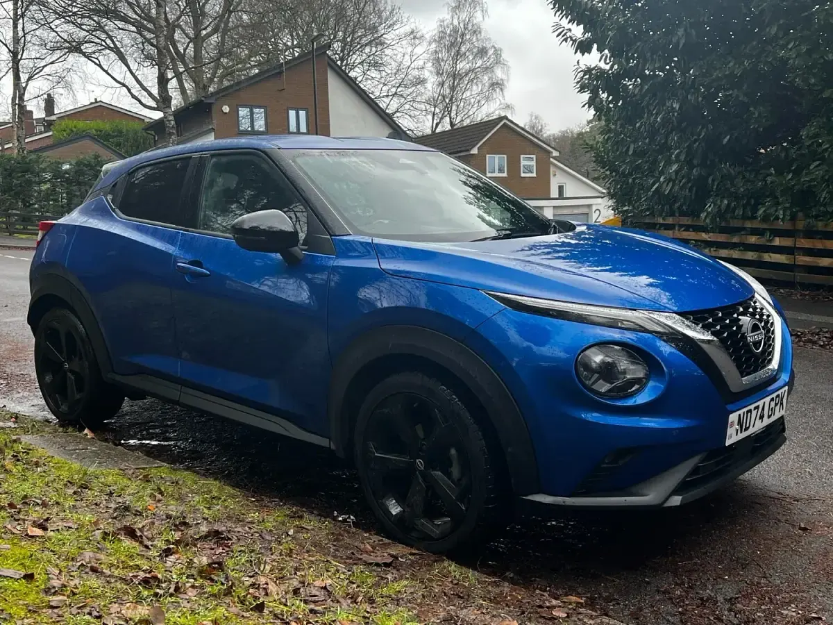 Begagnad Nissan Juke Tekna 2024 Blå SUV