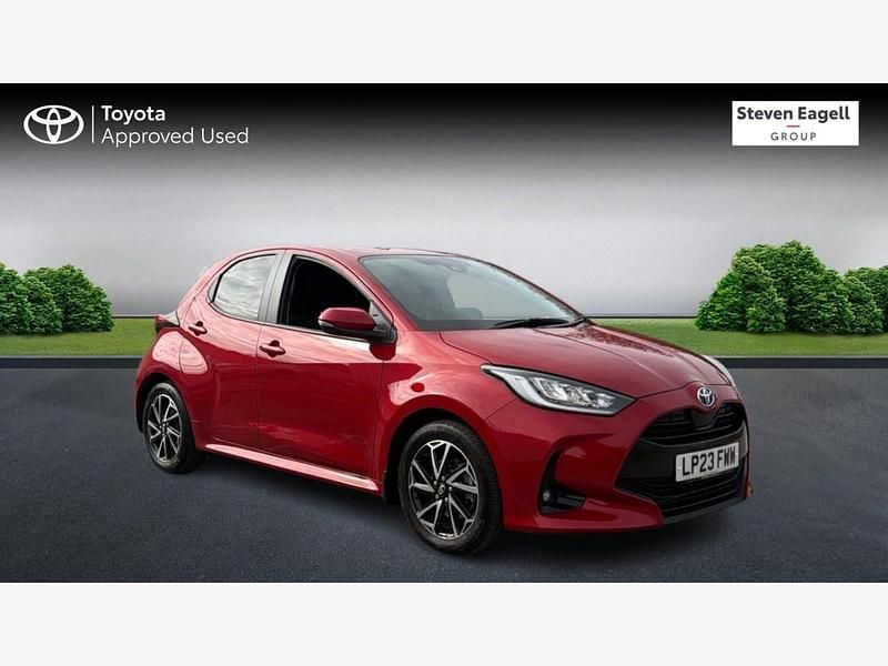 Used Toyota Yaris Hybrid Design 2023 Red Hatchback