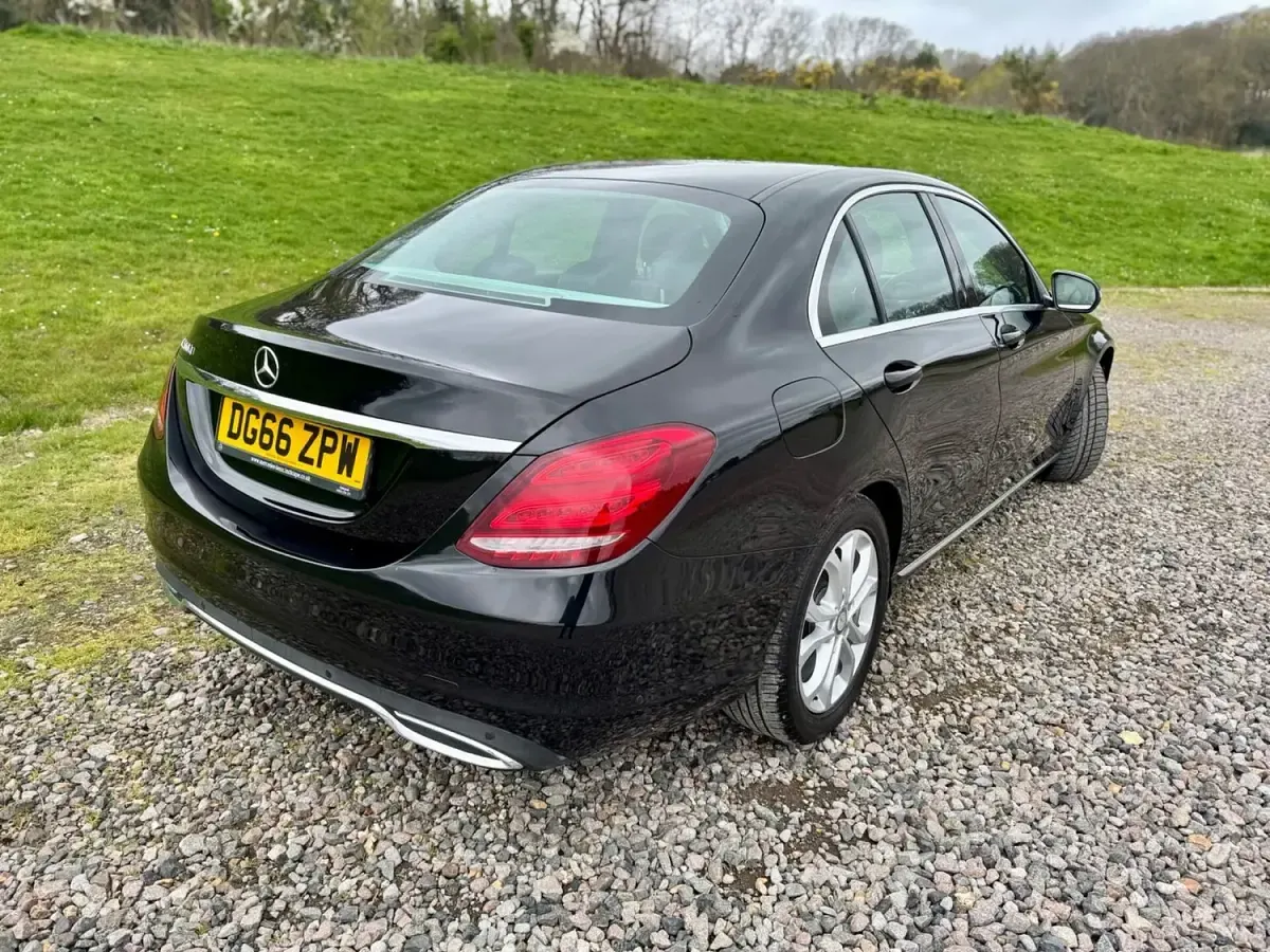 Used Mercedes C200 136 HP (100 kW) 2016 Black Sedan