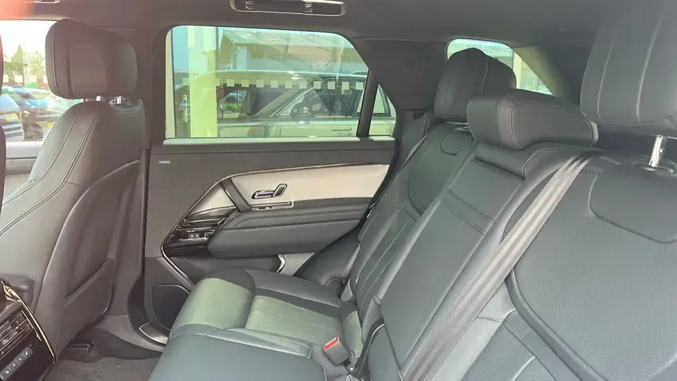 Used Land Rover Range Rover Sport SE Dynamic 440 HP (323 kW) 2023 Metallic  santorini black SUV