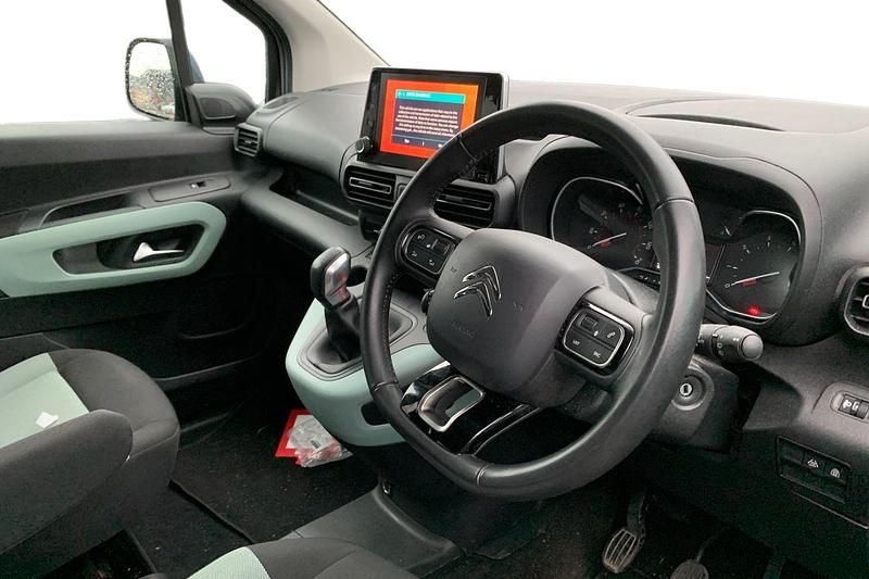 Used Citroën Berlingo Flair 102 HP (75 kW) 2020 Blue MPV