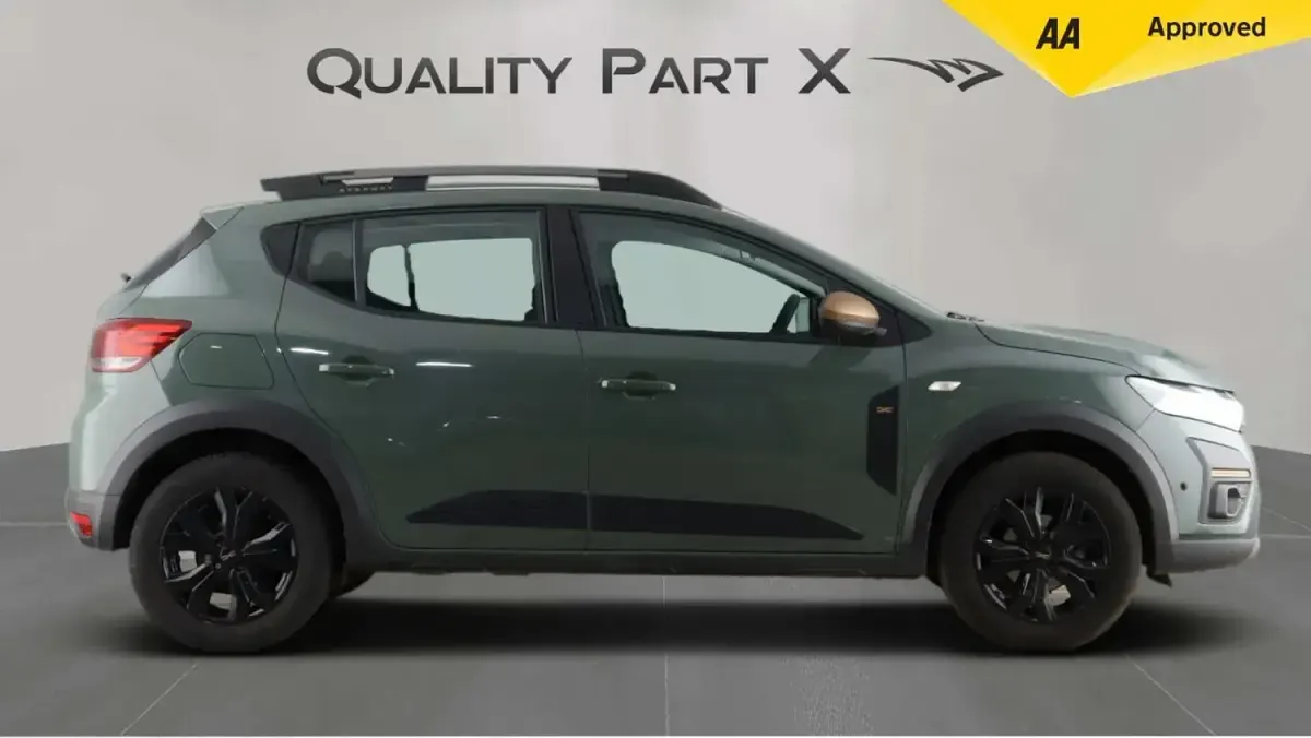 Used Dacia Sandero Extreme 100 HP (73 kW) 2024 Green Hatchback