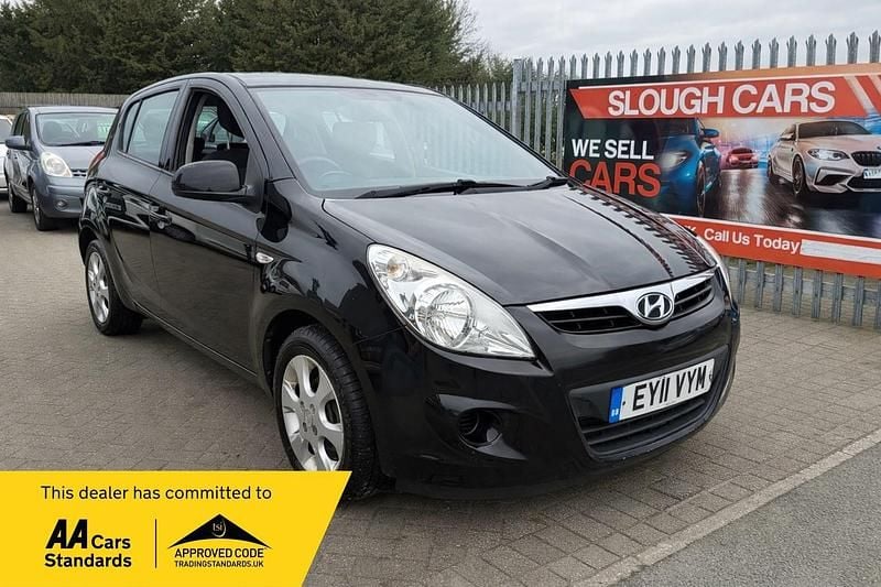 Used Hyundai i20 Comfort 77 HP (56 kW) 2011 Black Hatchback