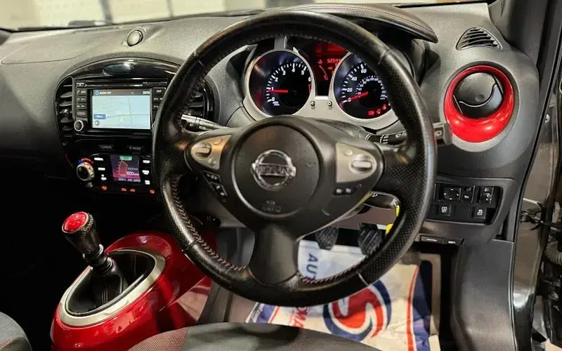 Used Nissan Juke Acenta Premium 116 HP (85 kW) 2015 Black SUV