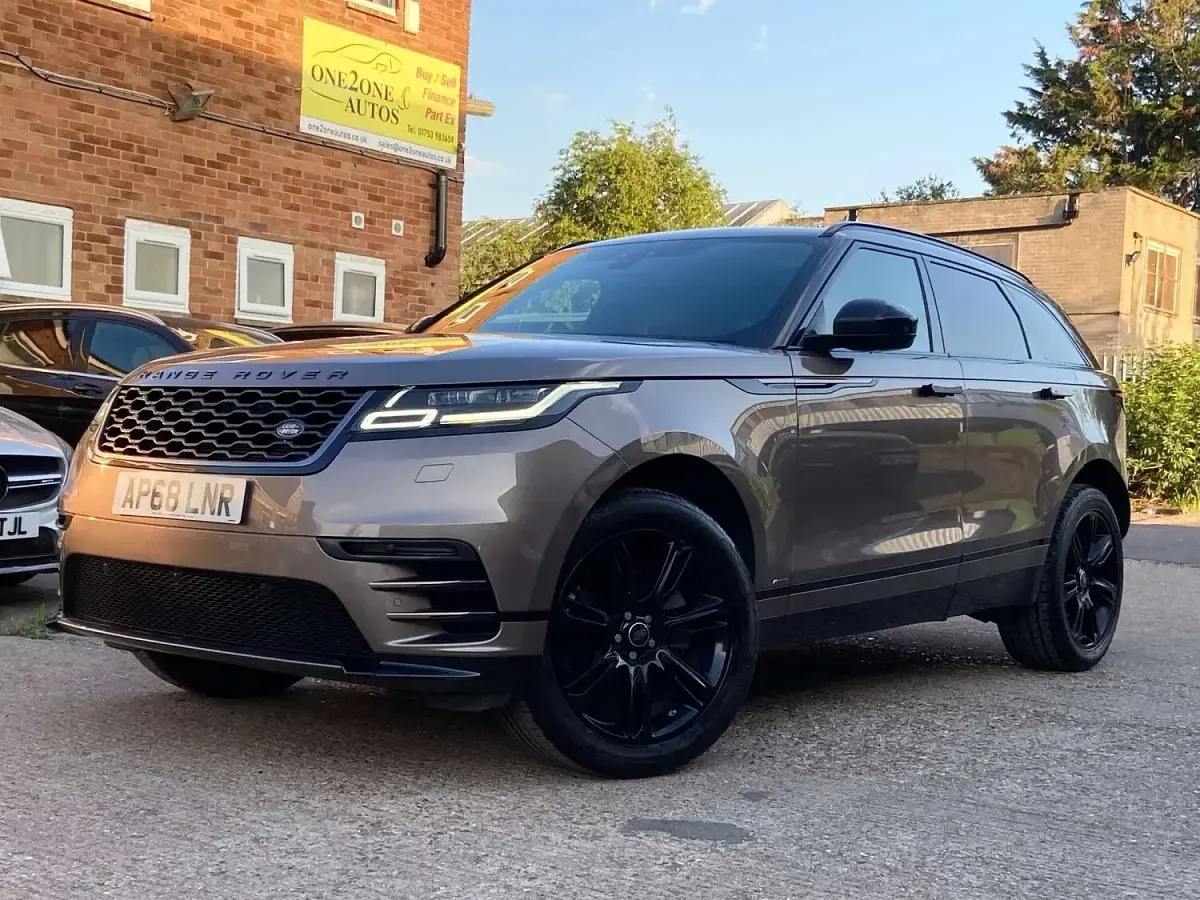 Used Land Rover Range Rover Velar R-Dynamic 180 HP (132 kW) 2019 Brown SUV