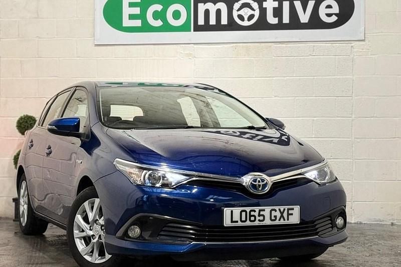 Blue Used 2015 Toyota Auris Hybrid Business Edition Hatchback | £8,495 (Fair price) - Image 1/1