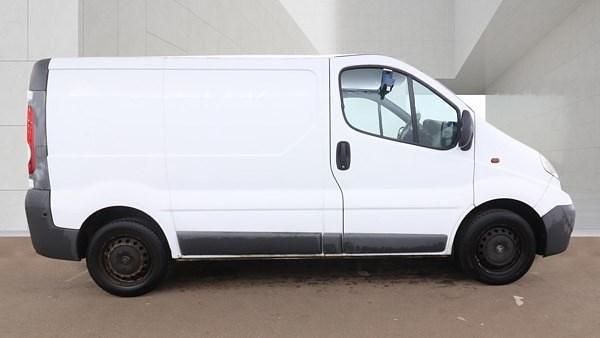 Second-hand Vauxhall Vivaro 90 CP (66 kW) 2011 Alb Monovolum