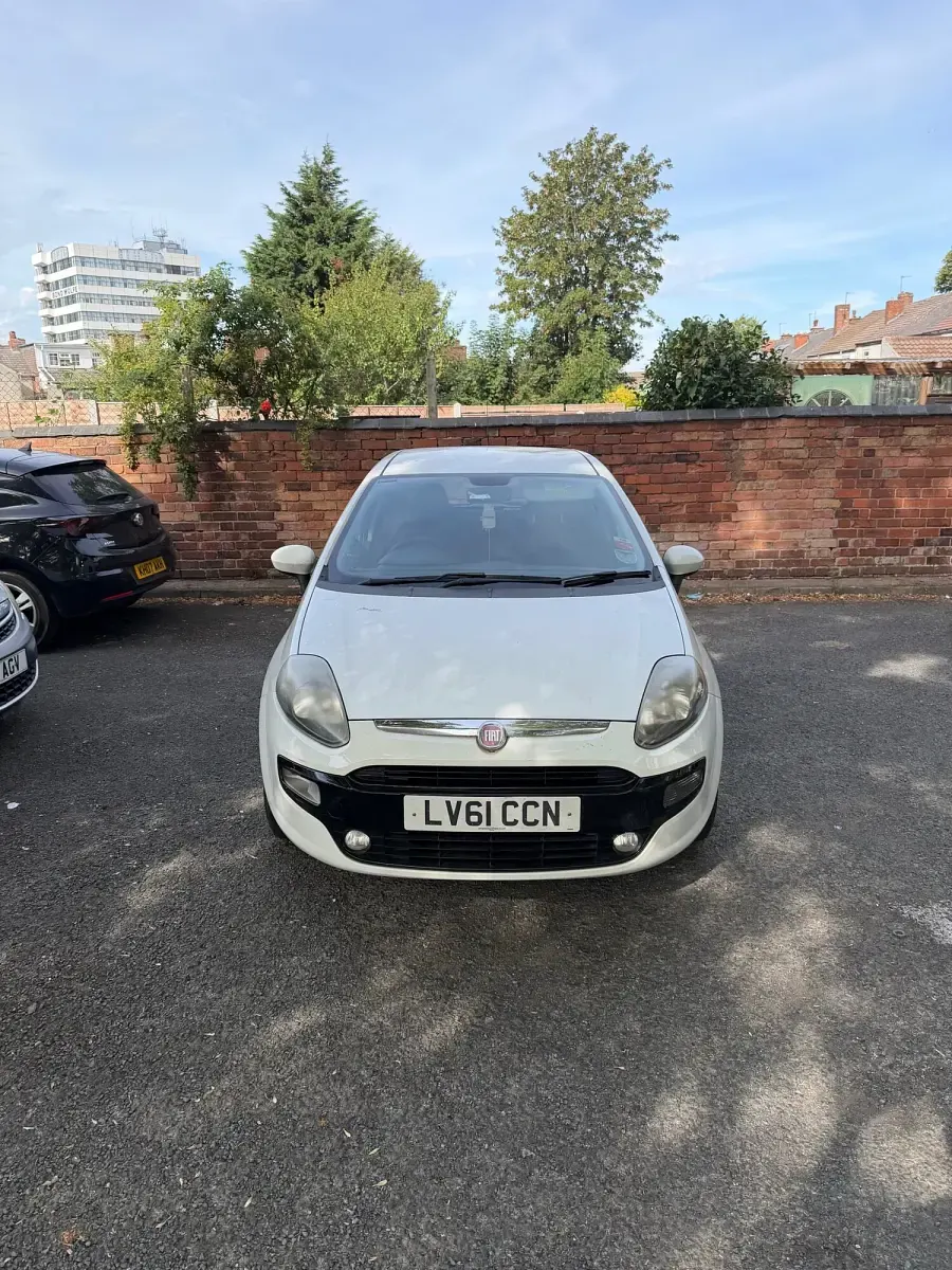 Used Fiat Punto Evo 69 HP (50 kW) 2011 White Hatchback