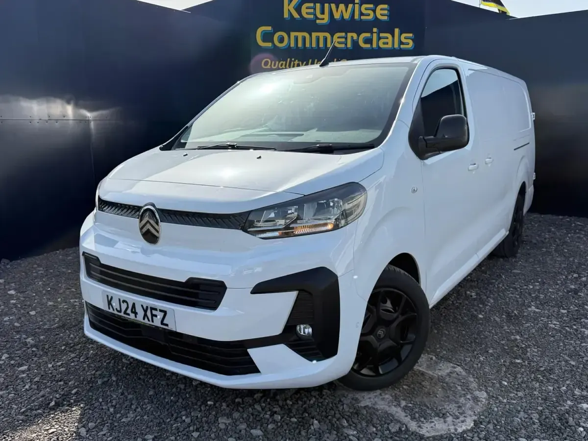Used Citroën Dispatch 120 HP (88 kW) 2024 White MPV