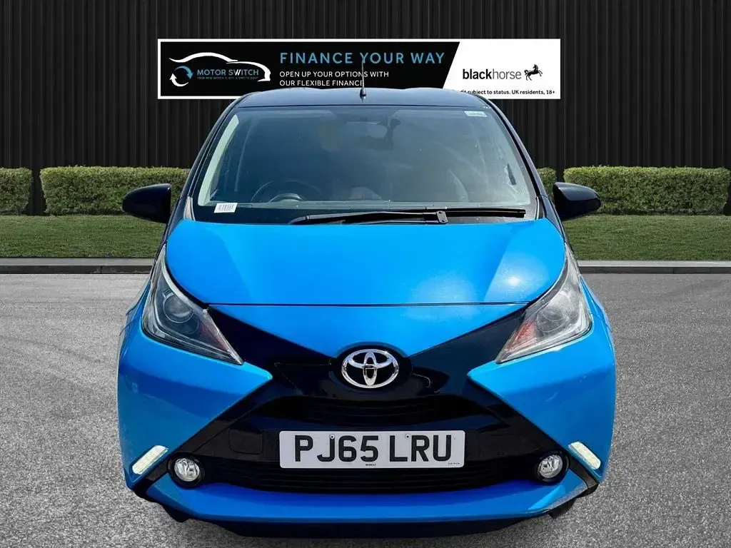 Used Toyota Aygo X-cite 68 HP (50 kW) 2015 Blue Hatchback
