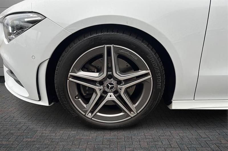 Used Mercedes CLA200 AMG Line Premium 163 HP (119 kW) 2020 Digital white Estate