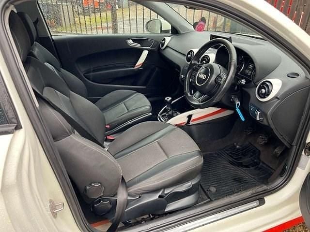 Usado Audi A1 Competition 105 HP (77 kW) 2012 Citadino