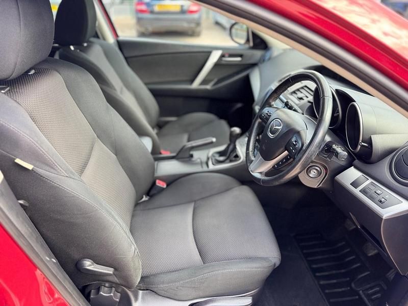 Used Mazda 3 105 HP (77 kW) 2013 Red Hatchback