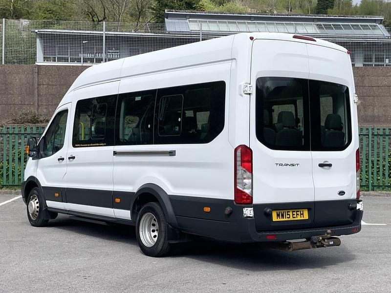 Usado Ford Transit 155 CV (114 kW) 2015 Blanco Berlina