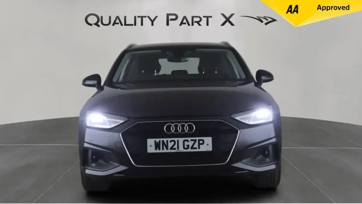 Używany Audi A4 Comfort 150 KM (110 kW) 2021 Czarny Kombi