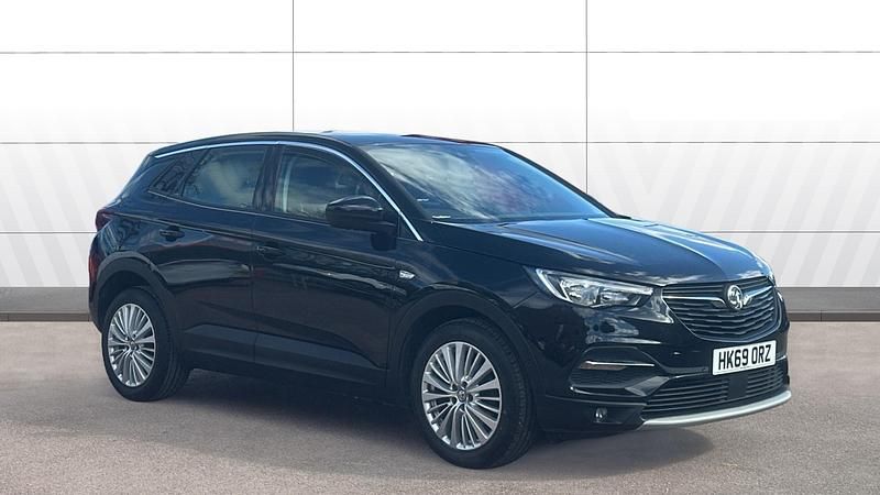 Used Vauxhall Grandland X Business Edition 130 HP (95 kW) 2019 Black SUV