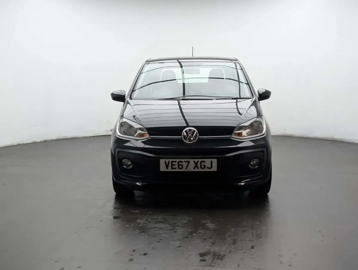 Usado VW up! Highline 75 CV (55 kW) 2018 Negro Utilitario