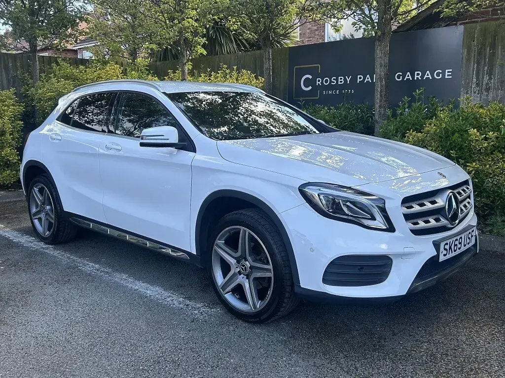 Used Mercedes GLA180 AMG line 122 HP (89 kW) 2019 White SUV
