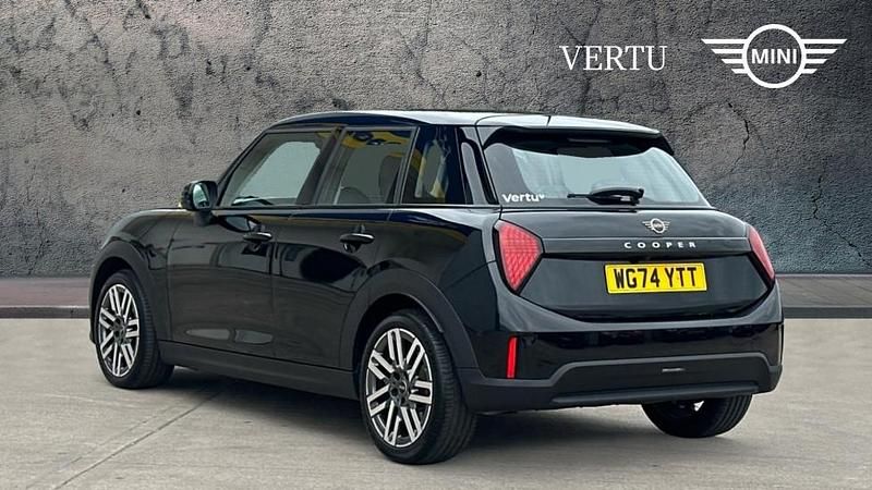 Used Mini Cooper Hatch 156 HP (114 kW) 2024 Black Hatchback