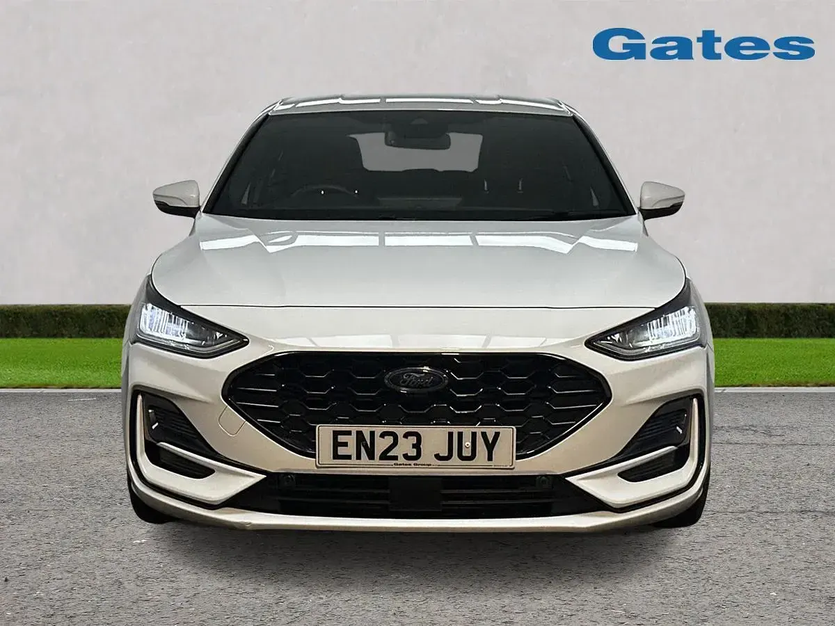 Used Ford Focus ST-Line 2023 White Hatchback