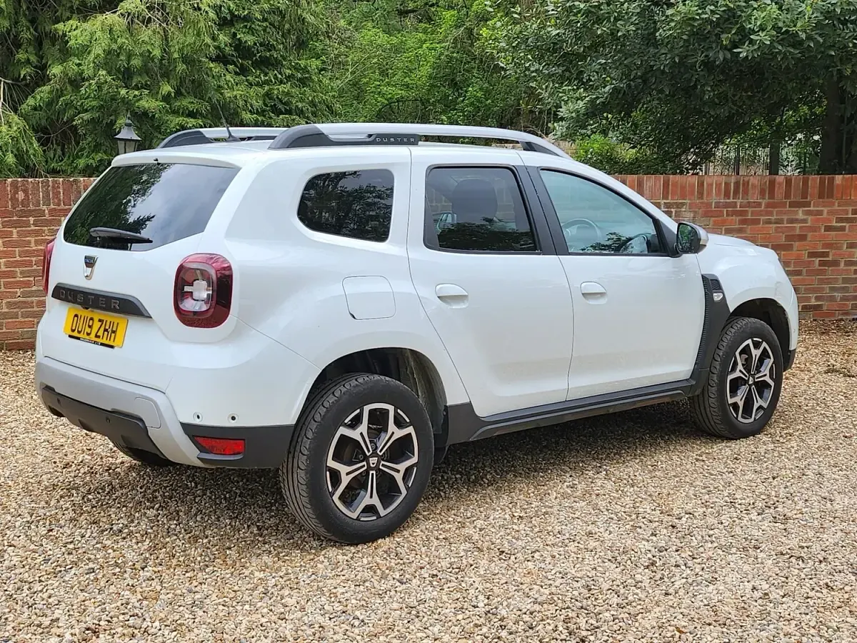 Used Dacia Duster Prestige 114 HP (83 kW) 2019 White SUV