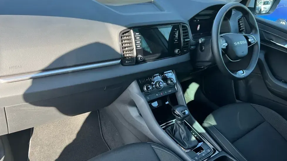 Used Skoda Karoq SE 150 HP (110 kW) 2025 Moon white metallic SUV