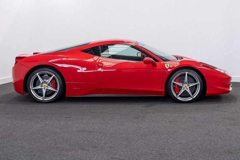 Used Ferrari 458 570 HP (419 kW) 2010 Red Coupe