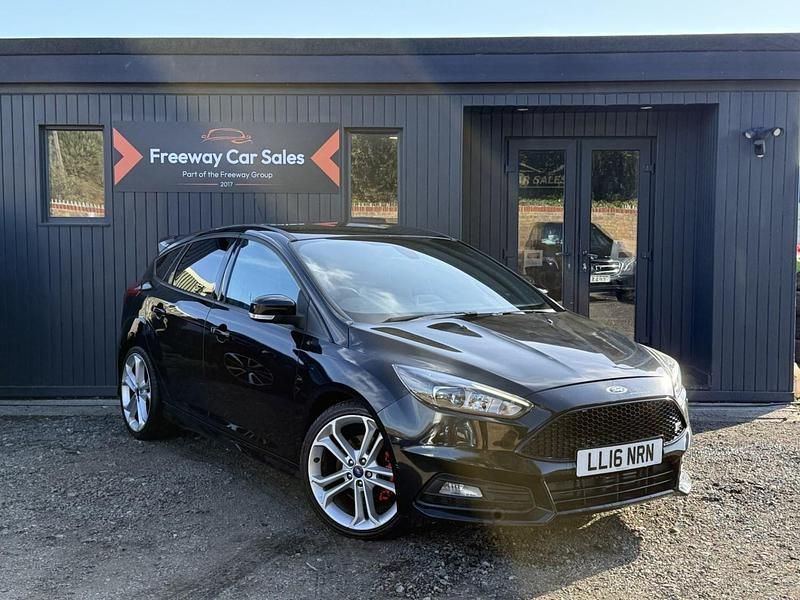 Black Used 2016 Ford Focus ST Hatchback | £10,990 (Fair price) - Image 1/4