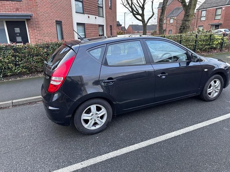 Used Hyundai i30 Comfort 108 HP (79 kW) 2009 Black Hatchback