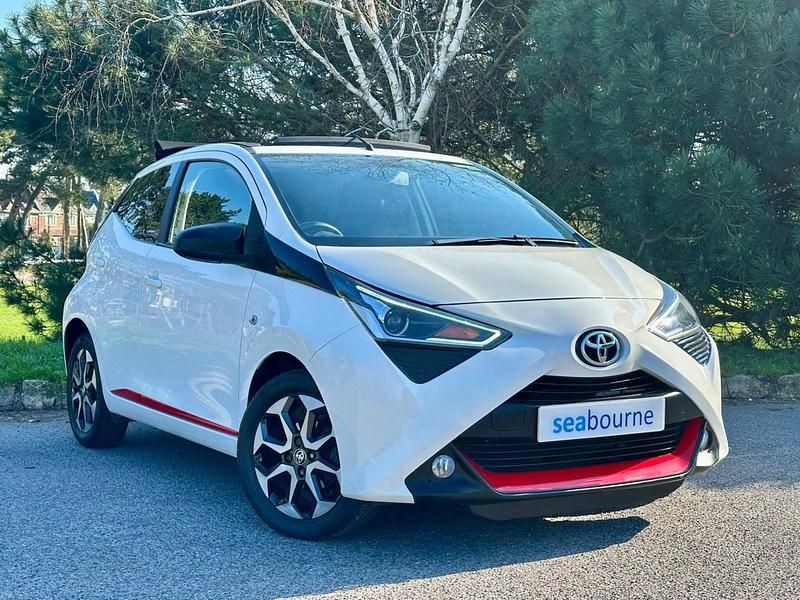 Used Toyota Aygo X-plore 2018 White Hatchback